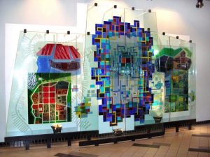 johnson-dean-4-glass-sculpture-by-mary-filer-at-sfu-harbour-centre-1990-300x225